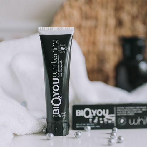 Dentifrice Blancheur au charbon bio-actif et la poudre des perles